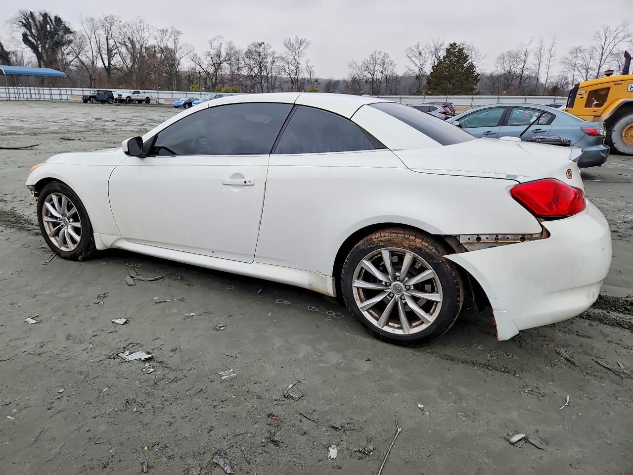 2011 INFINITI G37