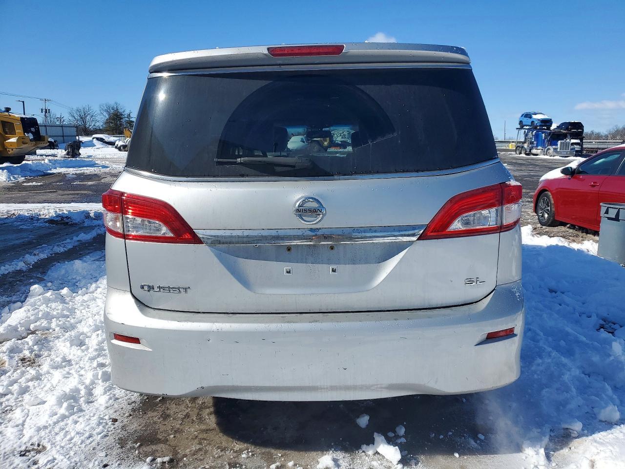2013 NISSAN Quest