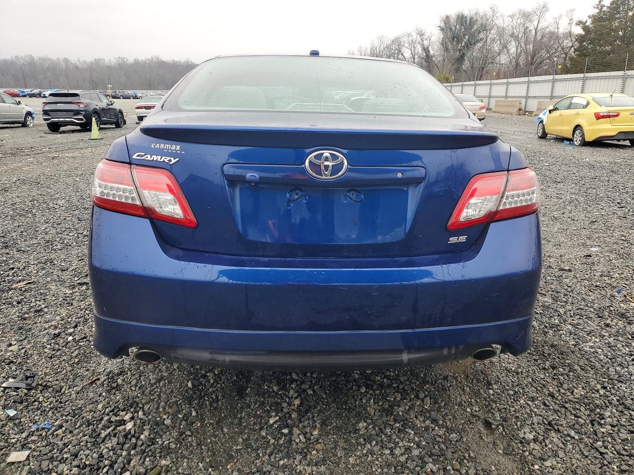 2011 TOYOTA CAMRY