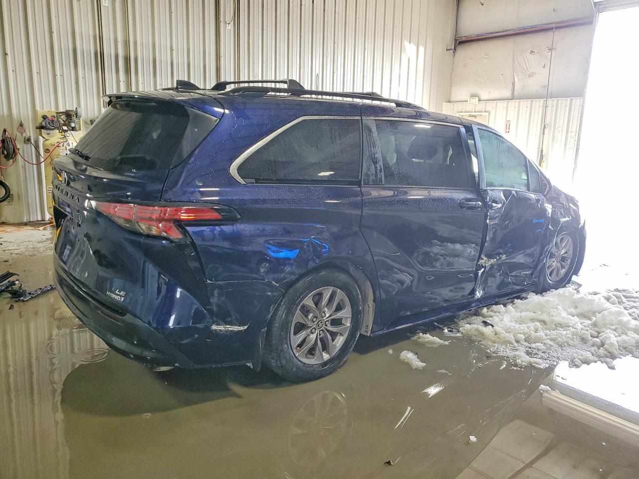 2021 TOYOTA SIENNA