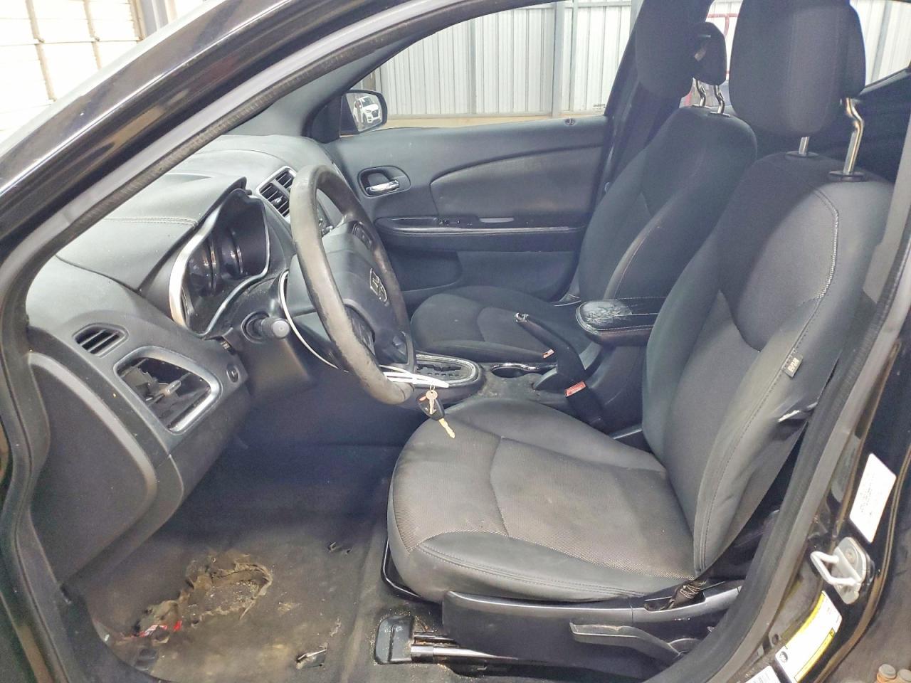 2013 DODGE Avenger