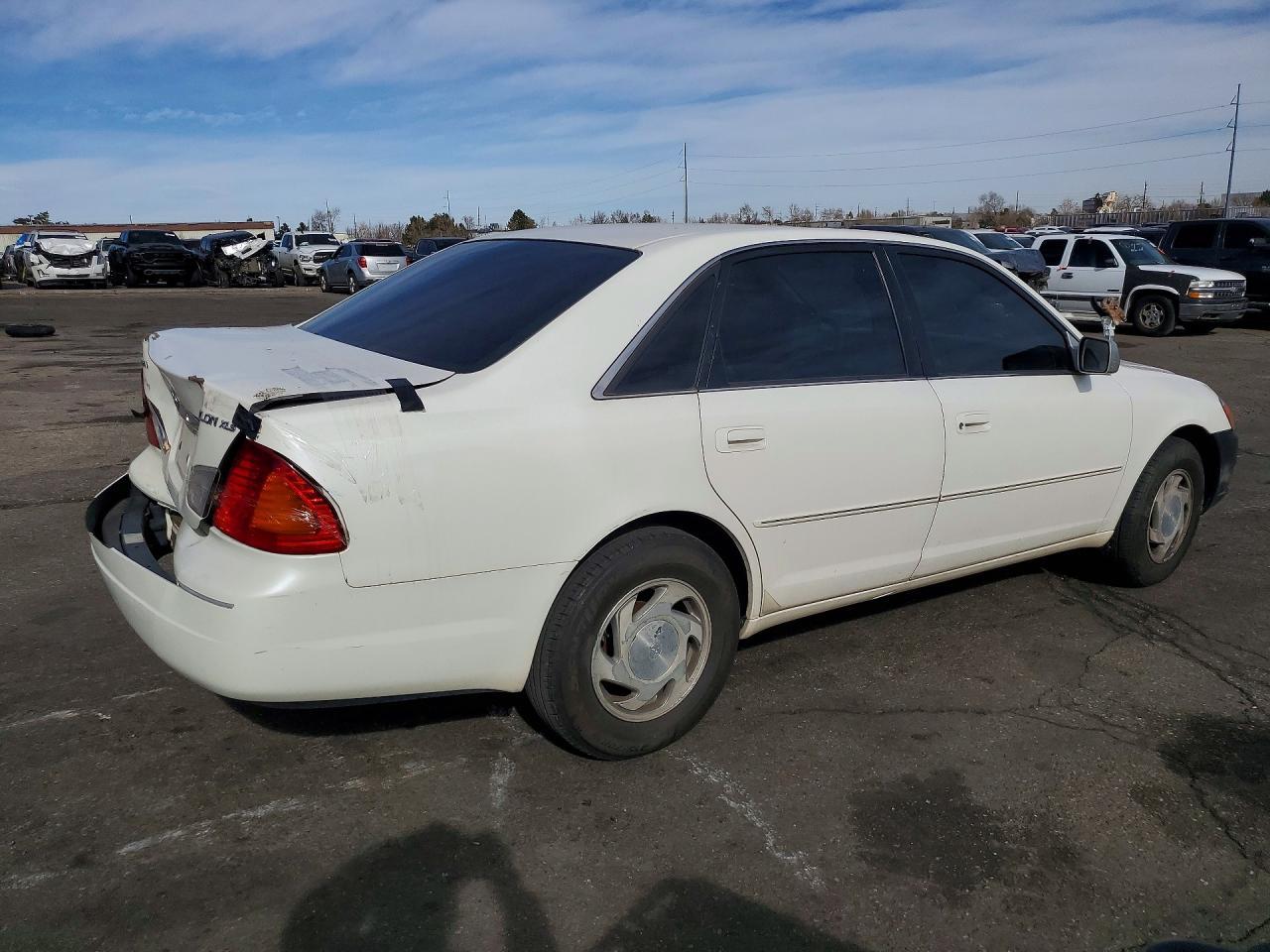 2001 TOYOTA Alavon