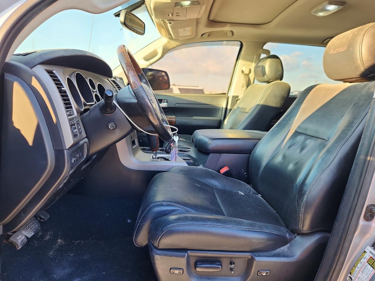 2011 TOYOTA TUNDRA