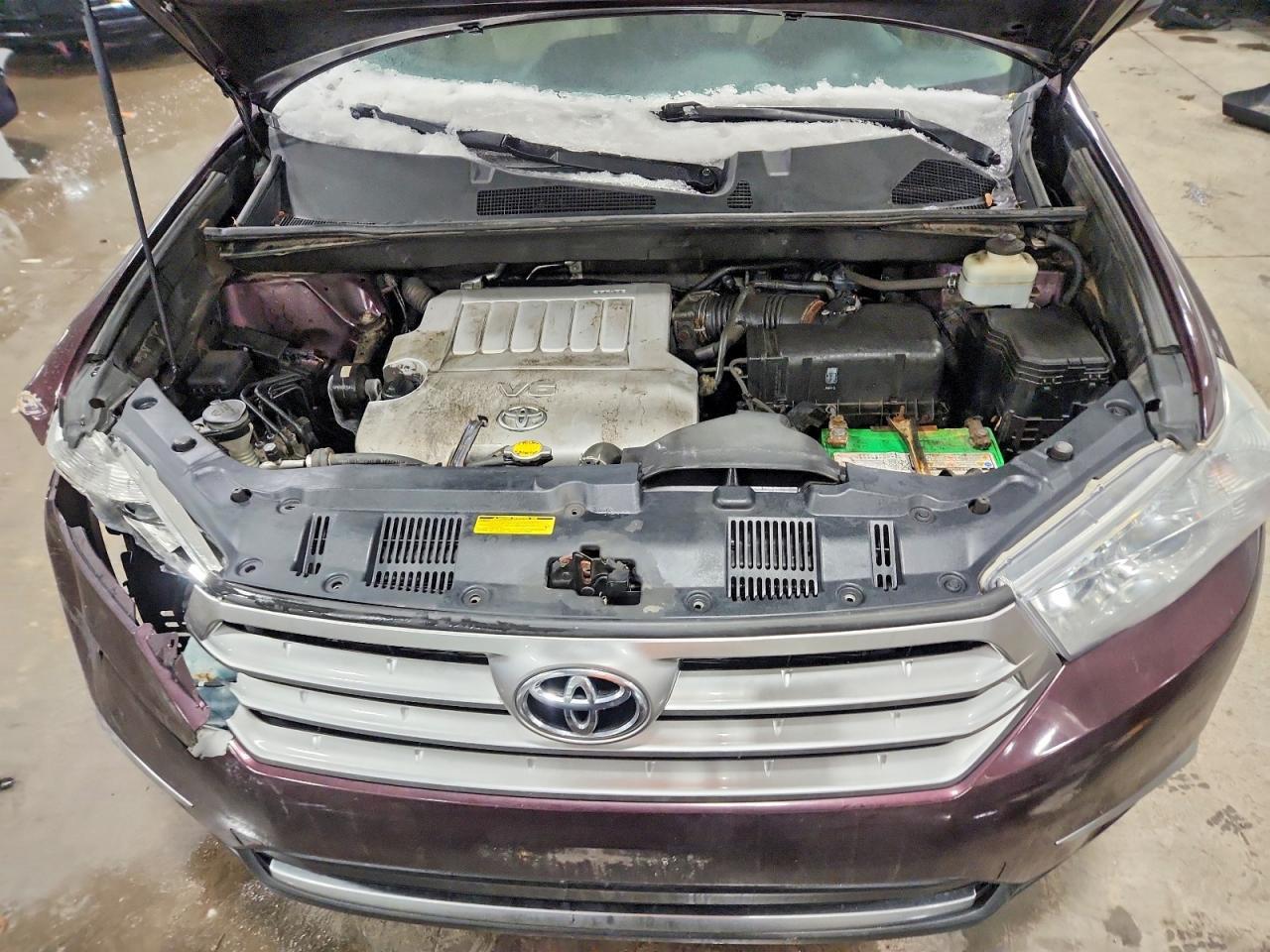 2011 TOYOTA HIGHLANDER