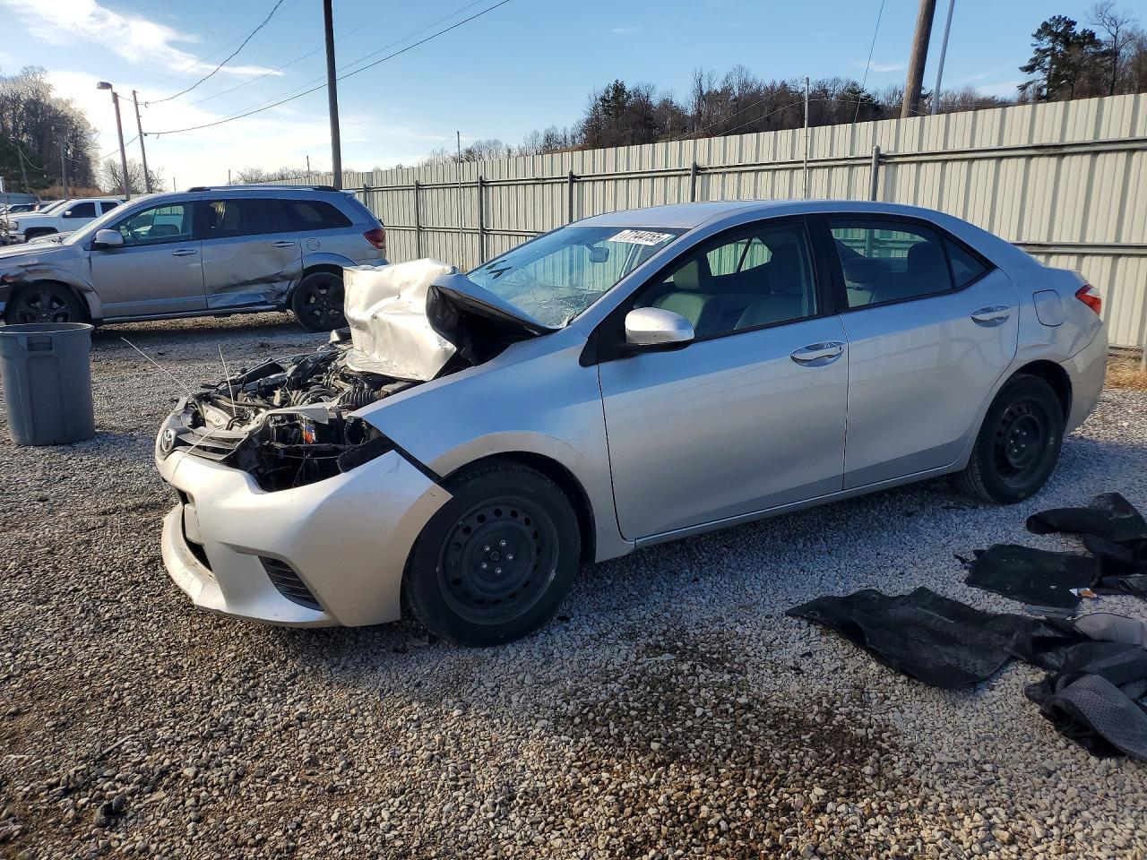 2015 TOYOTA COROLLA