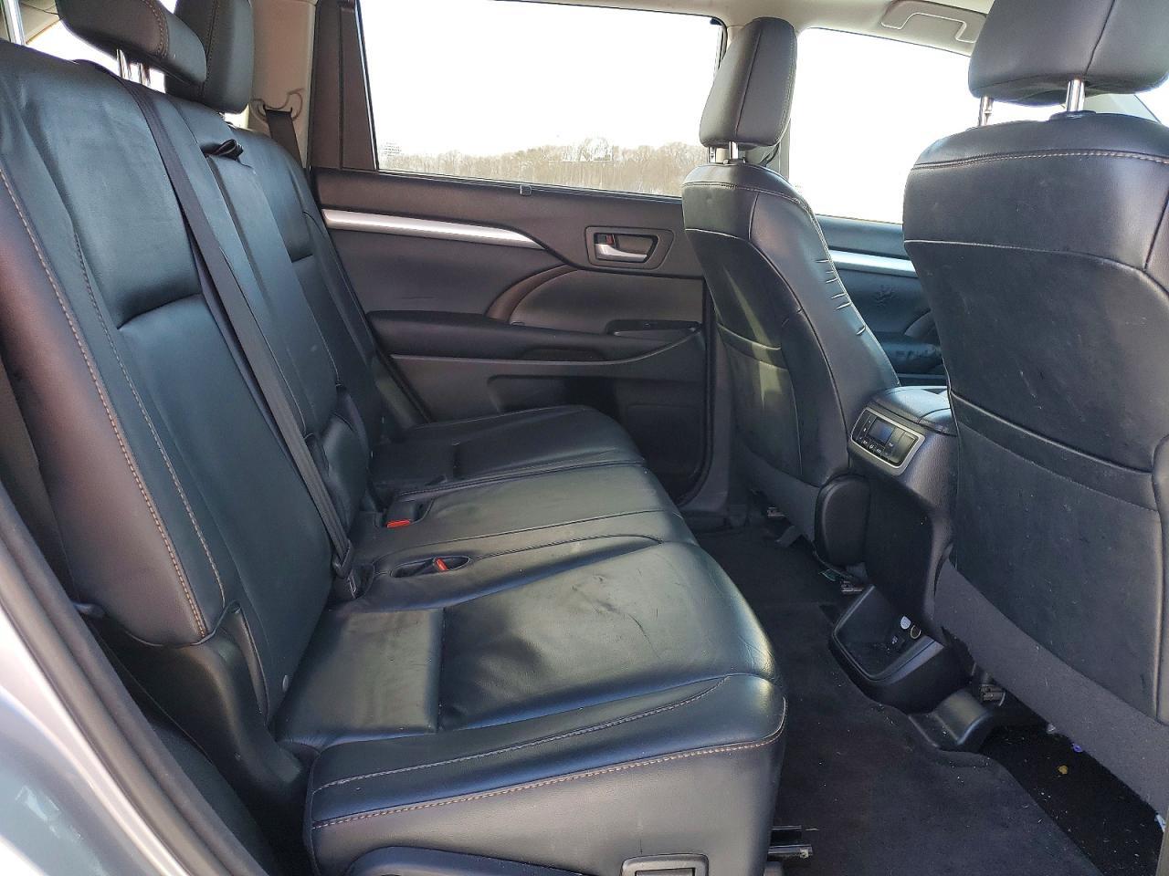 2015 TOYOTA HIGHLANDER