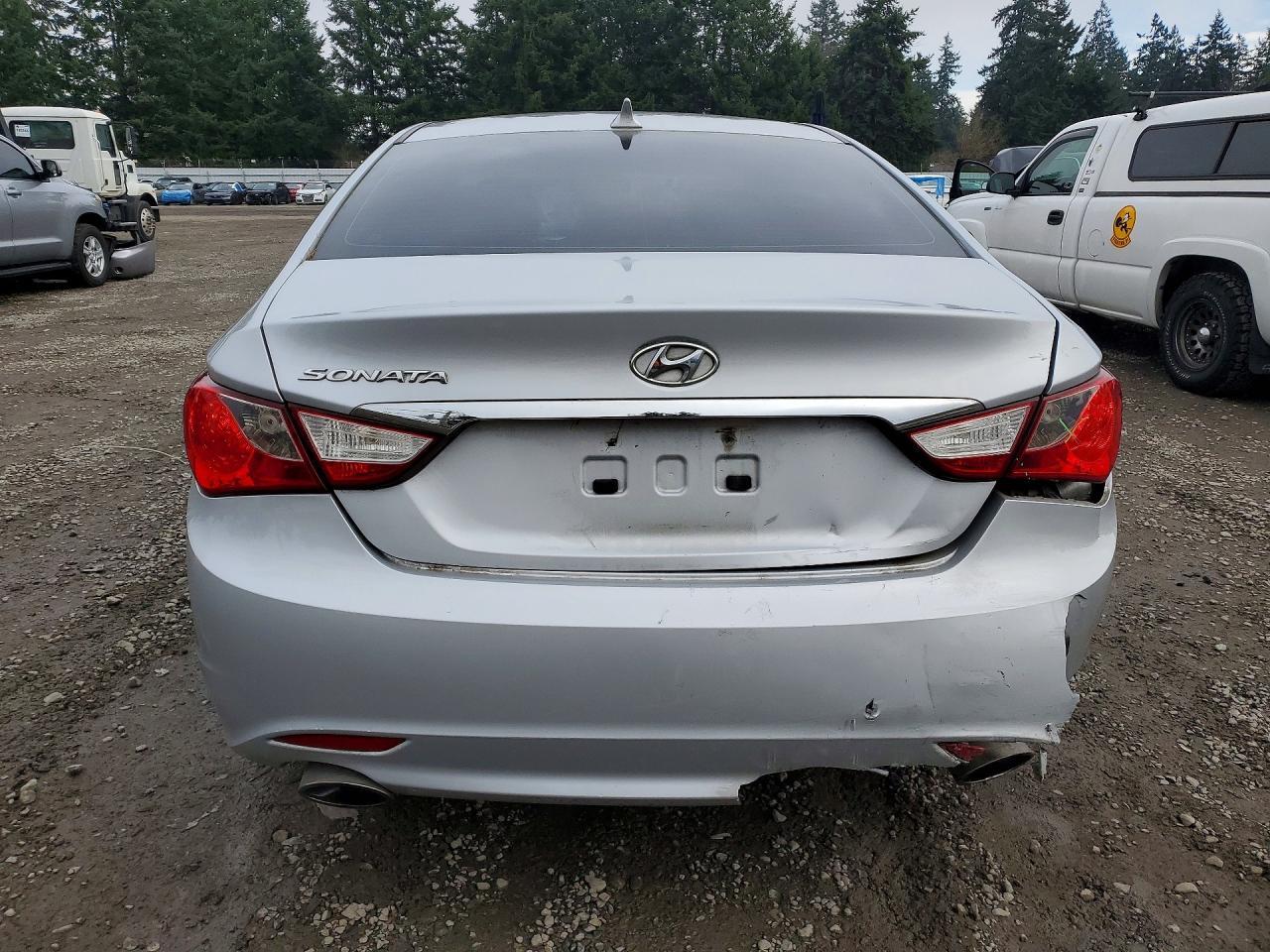2011 HYUNDAI SONATA