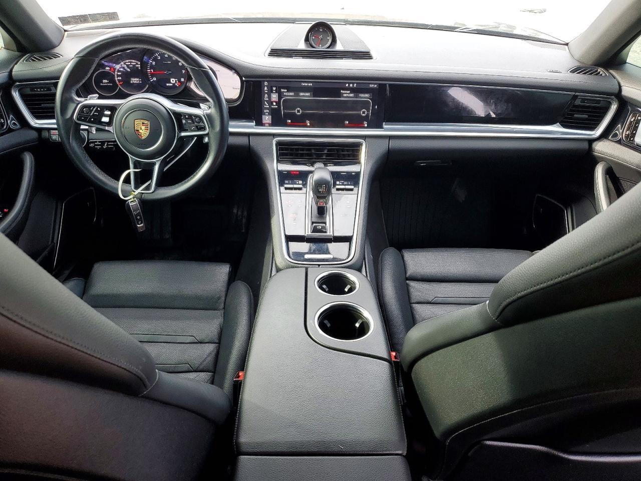 2019 PORSCHE Panamera