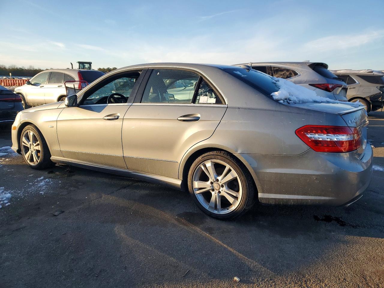 2012 MERCEDES-BENZ E-Class