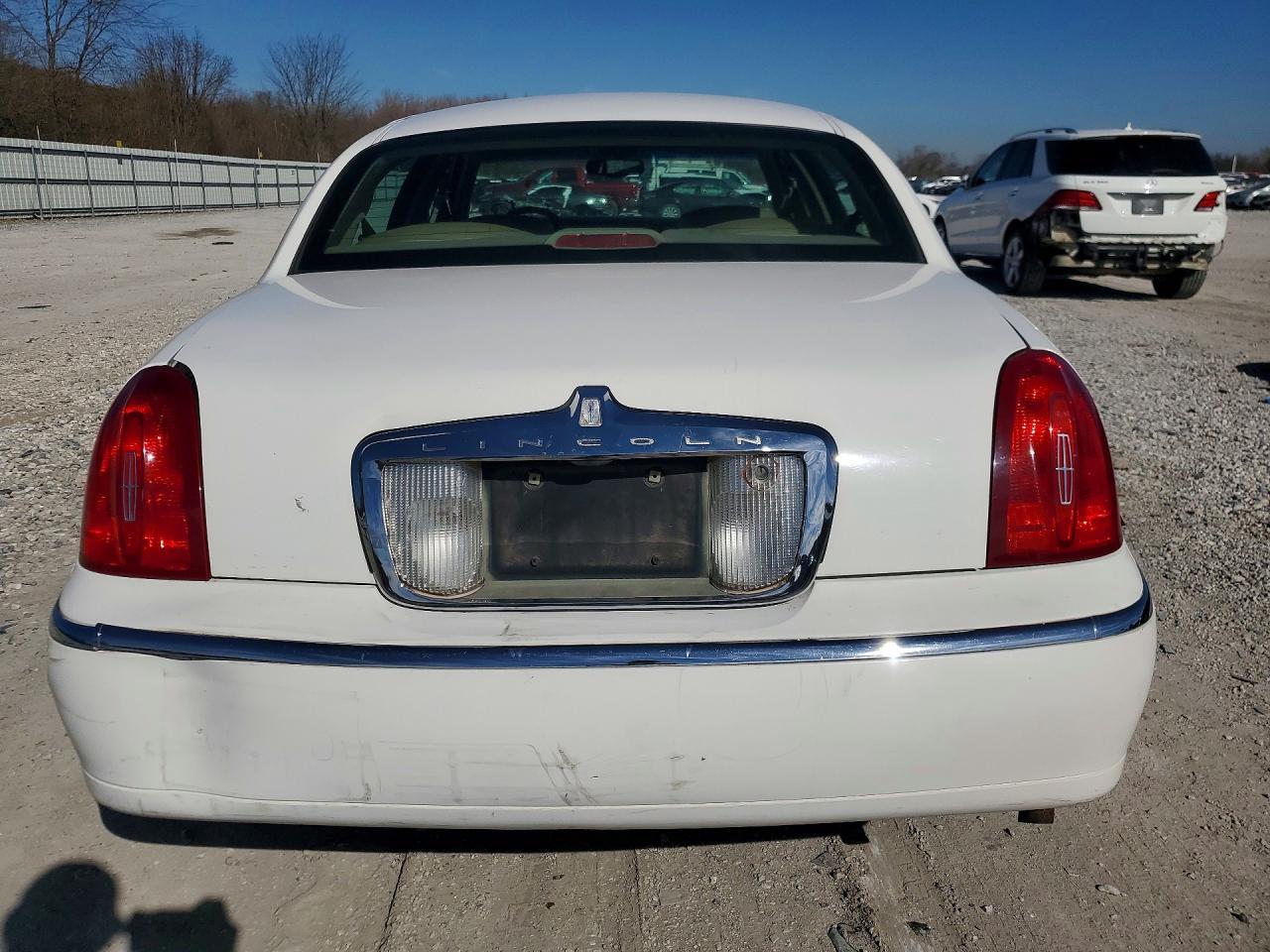 2000 LINCOLN Town Car