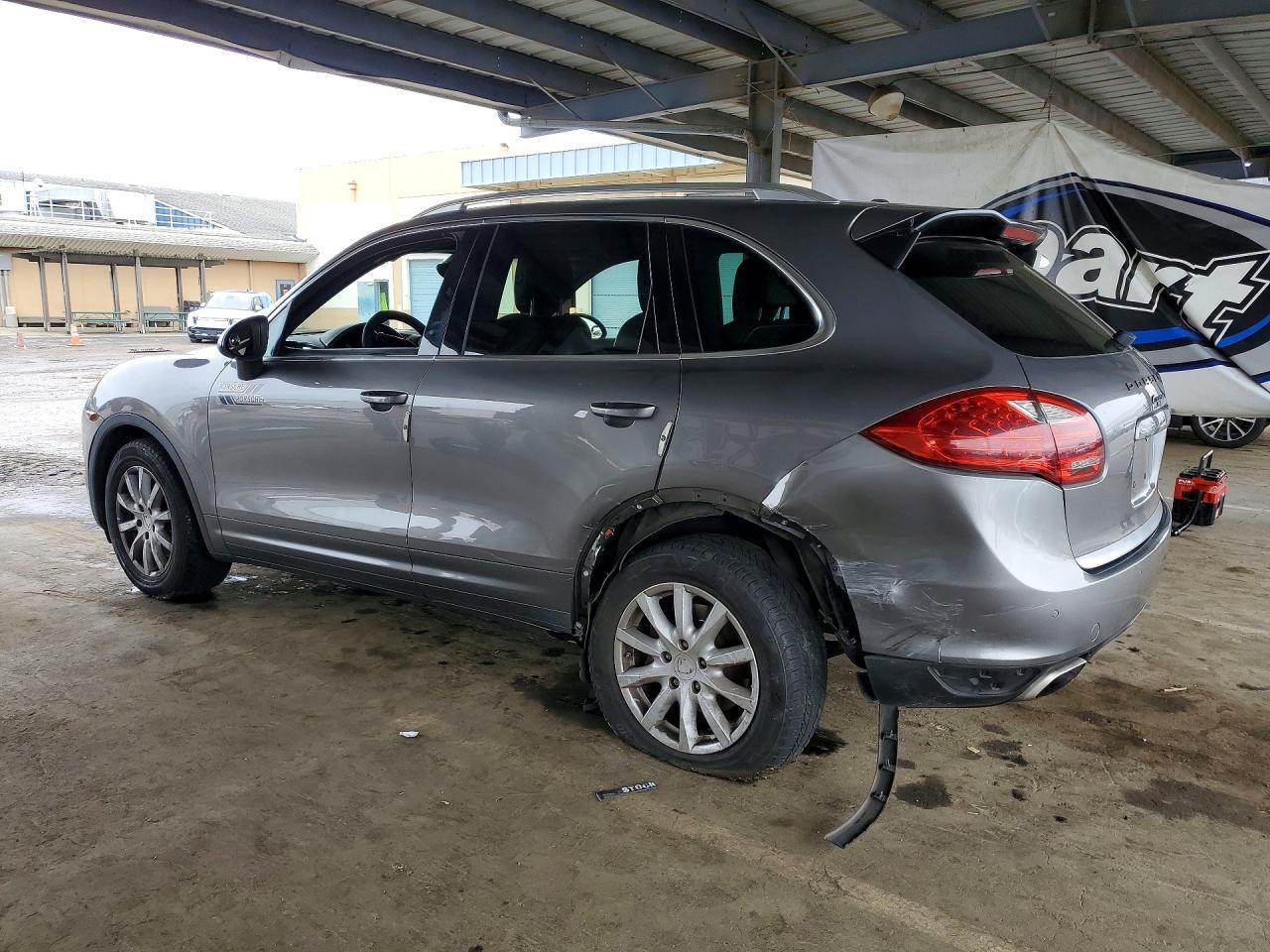 2011 PORSCHE CAYENNE