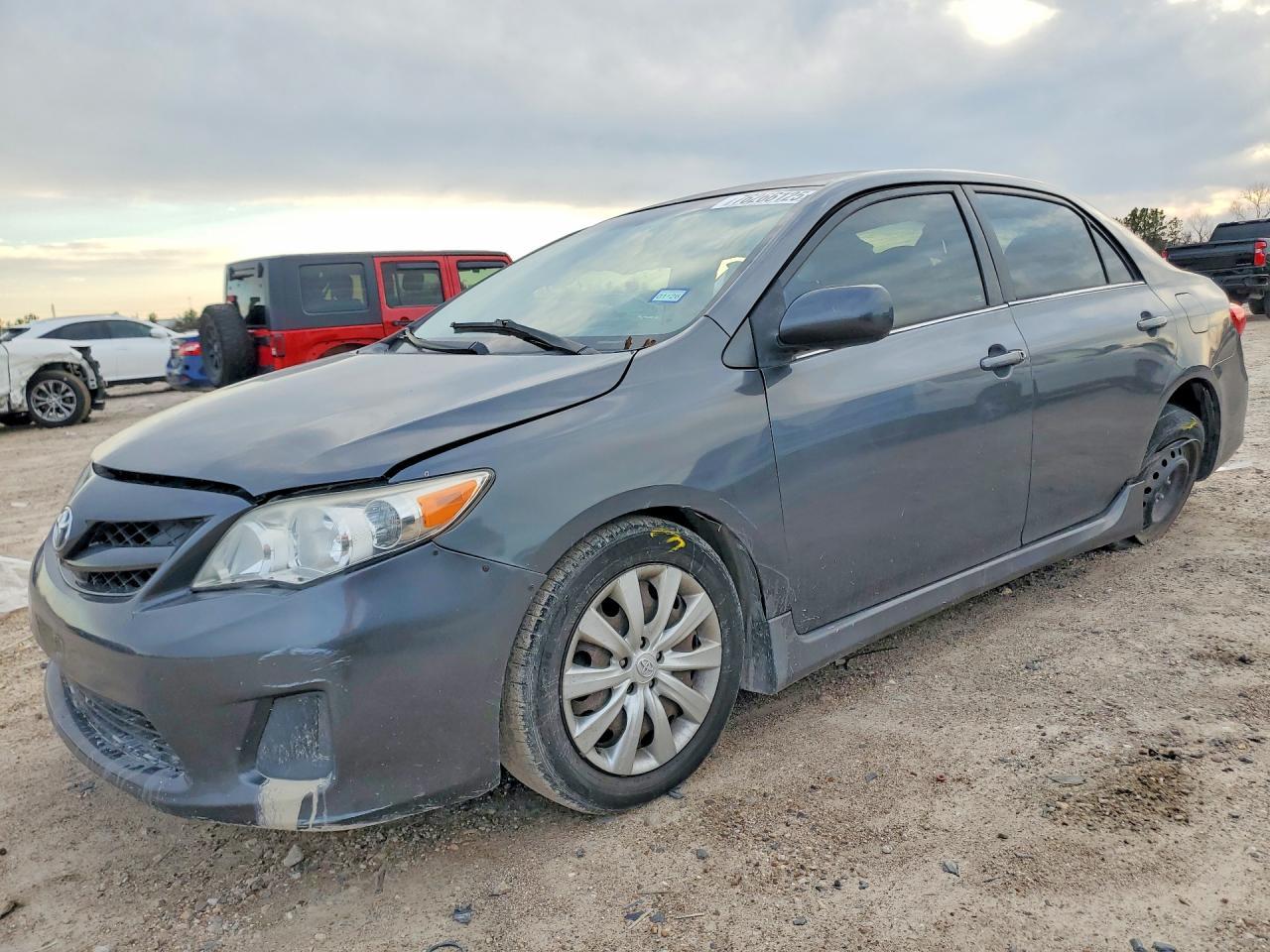 2013 TOYOTA COROLLA