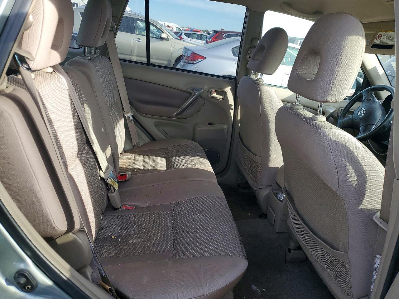 2004 TOYOTA RAV4