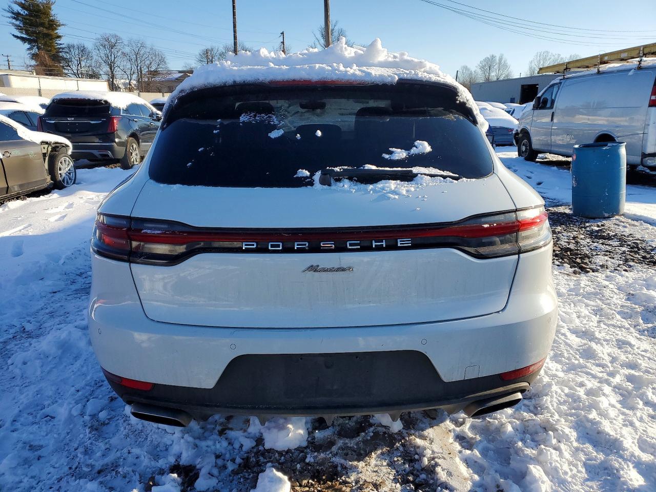 2020 PORSCHE Macan