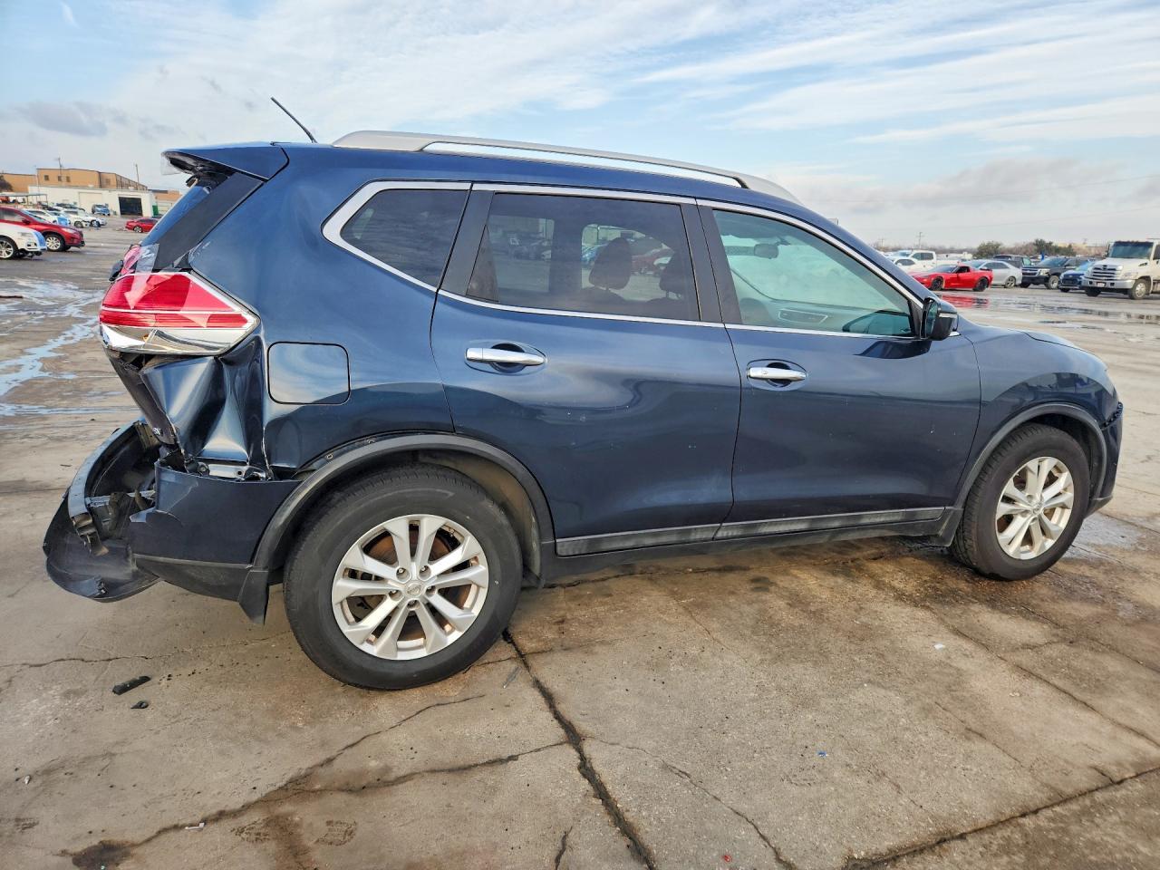 2015 NISSAN ROGUE