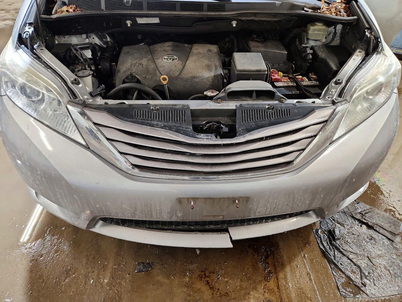 2017 TOYOTA SIENNA