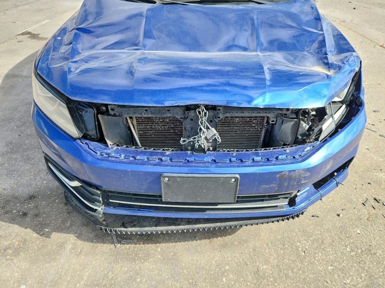 2016 VOLKSWAGEN Passat