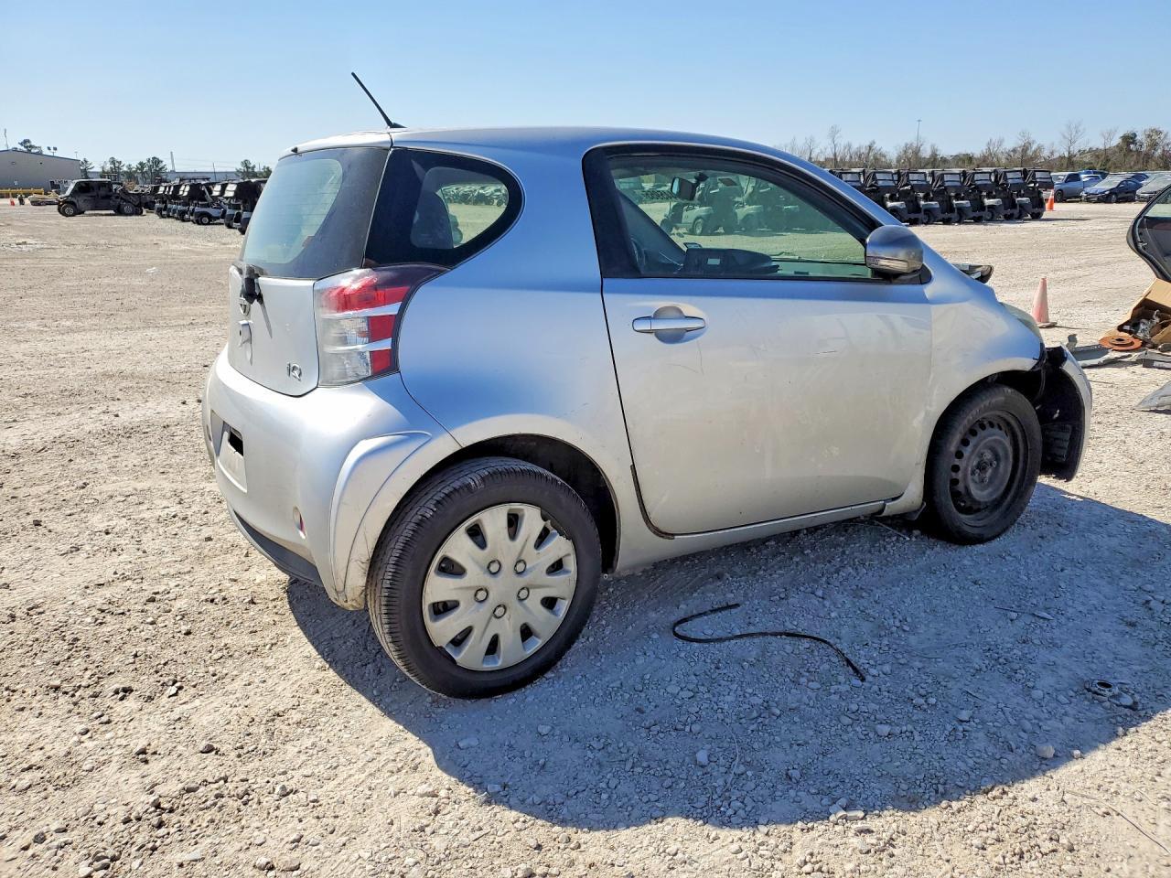 2013 TOYOTA SCION