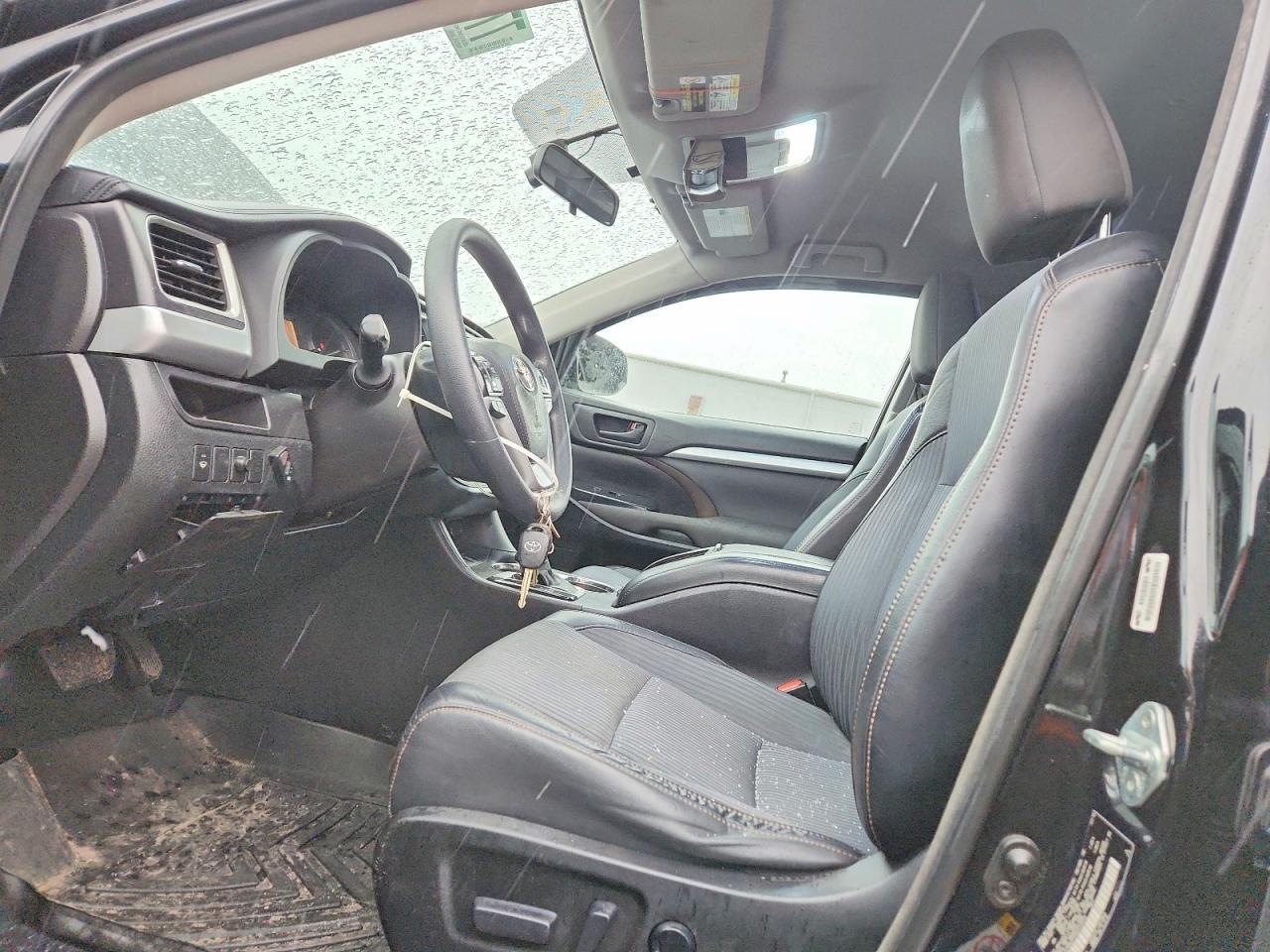 2016 TOYOTA HIGHLANDER