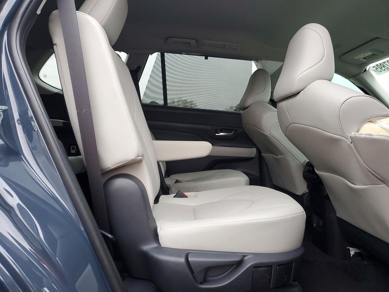 2026 TOYOTA HIGHLANDER