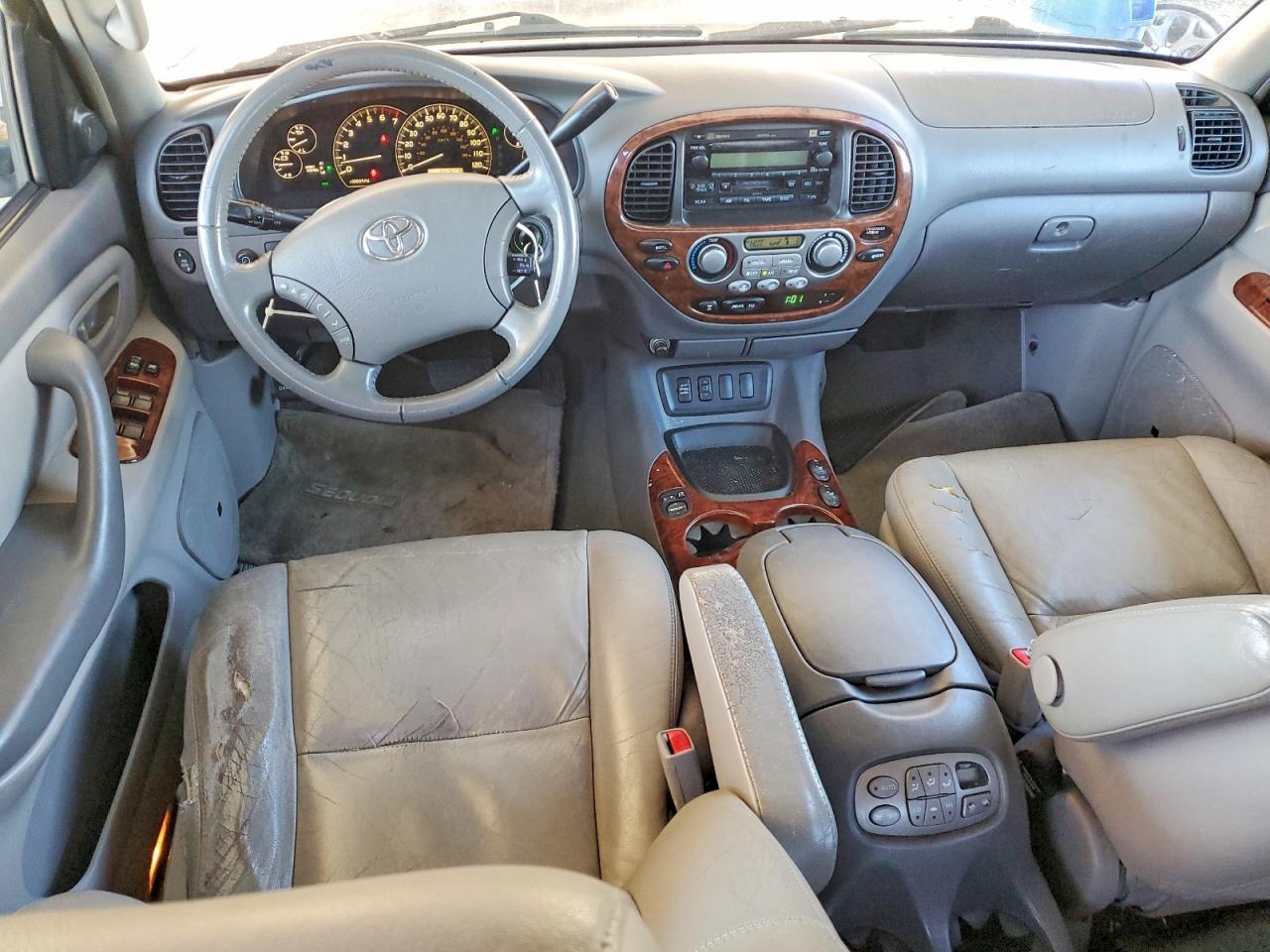 2005 TOYOTA Sequoia
