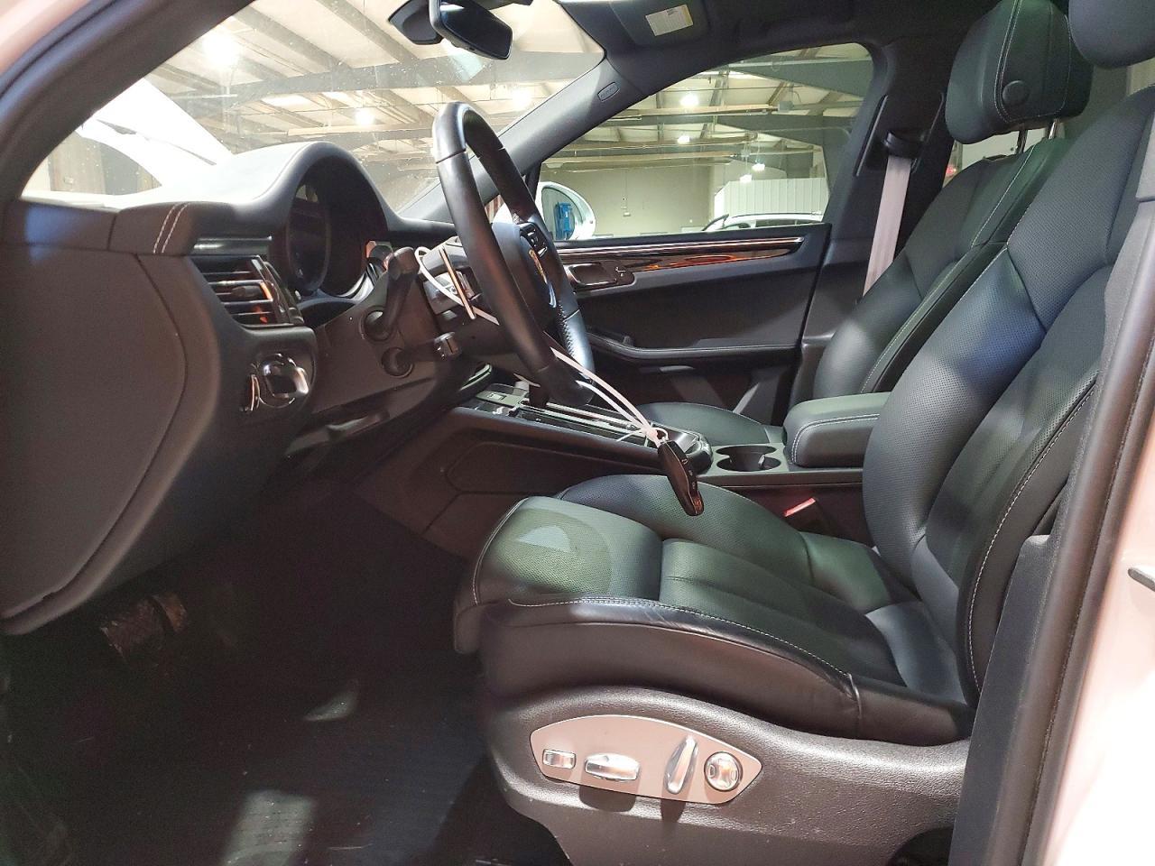 2022 PORSCHE Macan