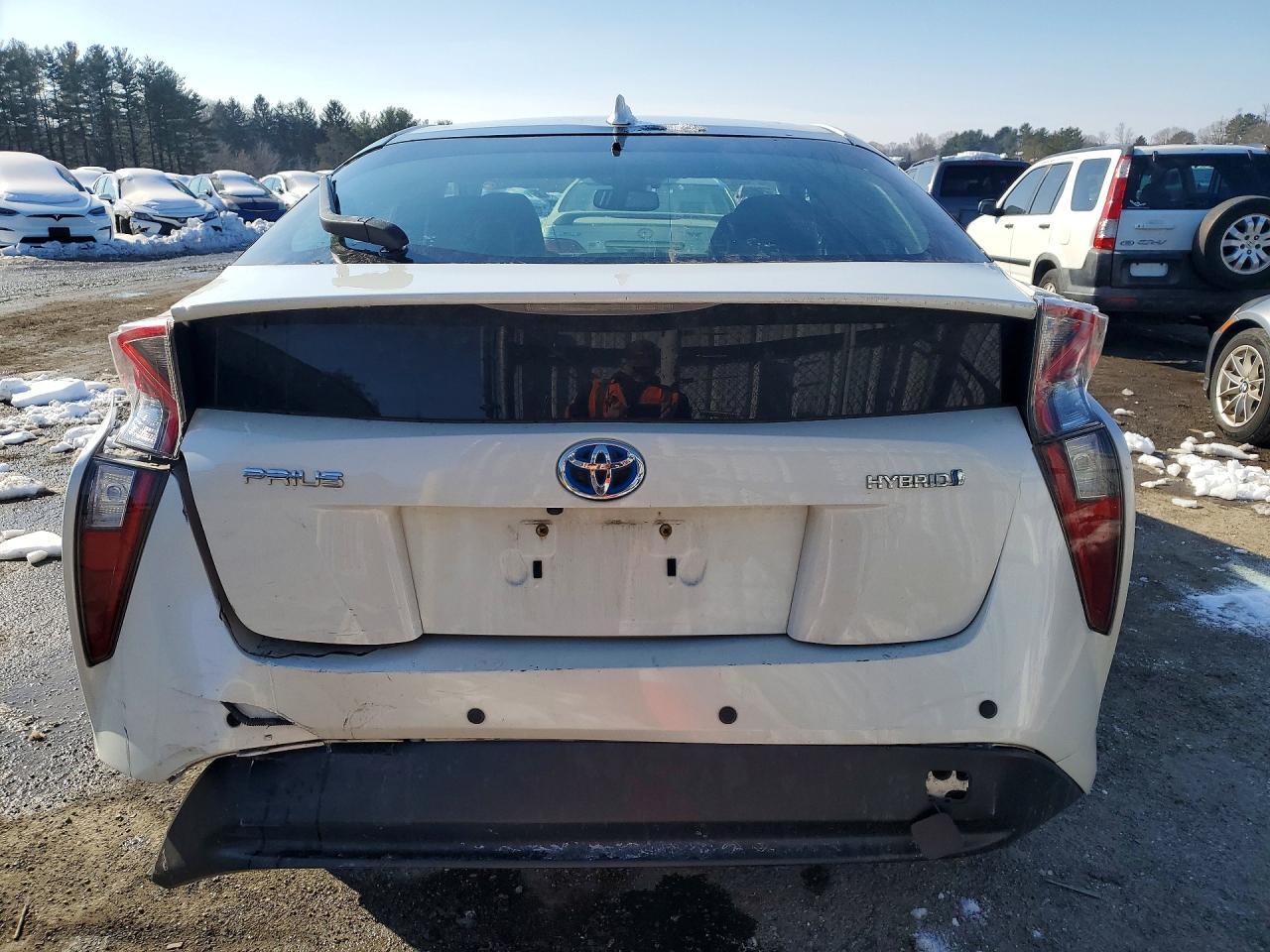 2016 TOYOTA PRIUS