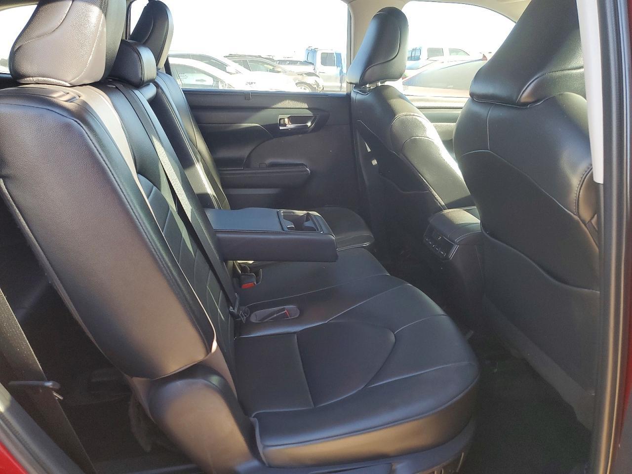 2021 TOYOTA HIGHLANDER