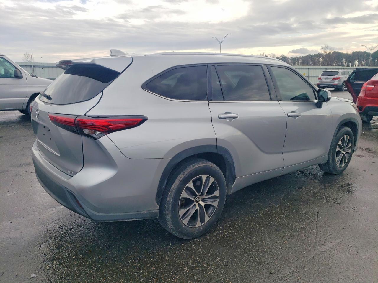 2021 TOYOTA HIGHLANDER
