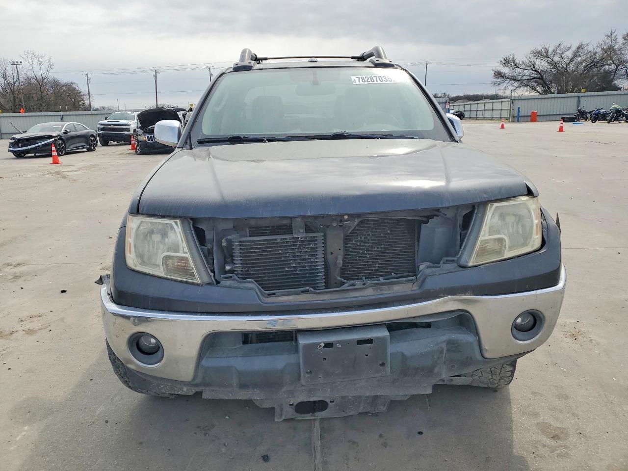 2011 NISSAN Frontier