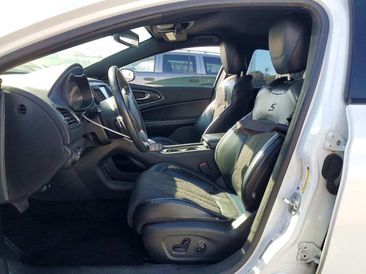 2015 CHRYSLER 200
