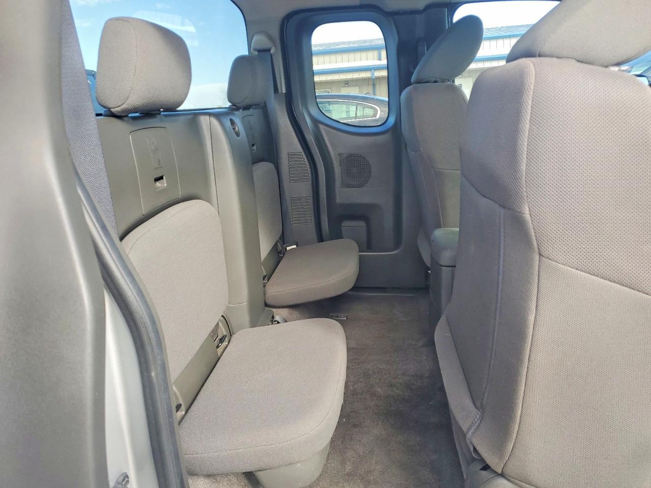 2016 NISSAN Frontier