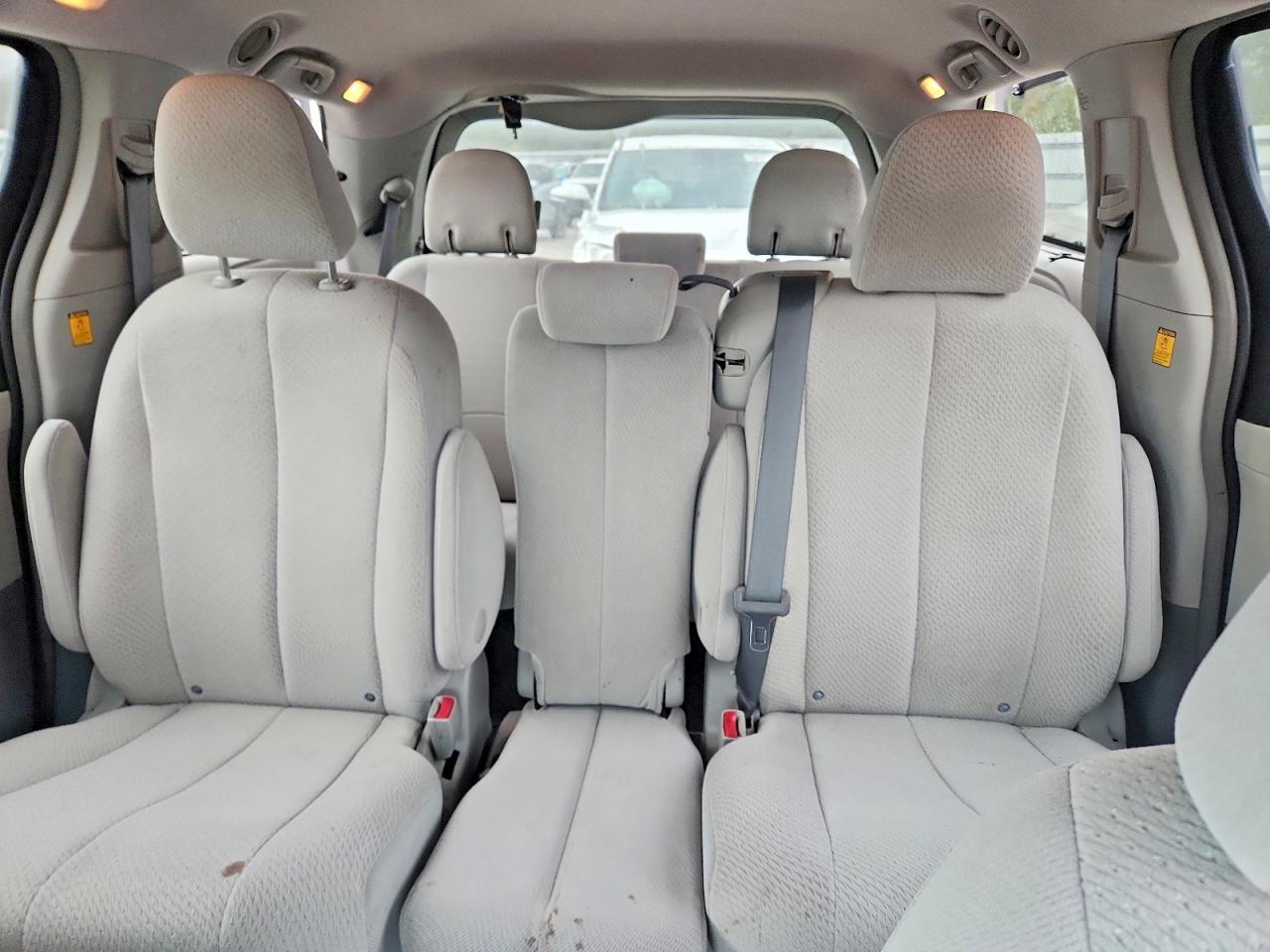 2012 TOYOTA SIENNA