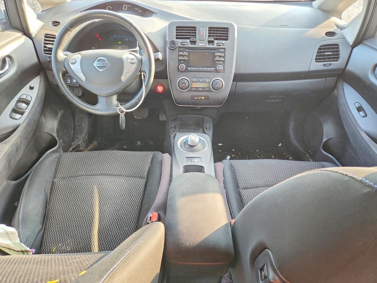 2015 NISSAN LEAF
