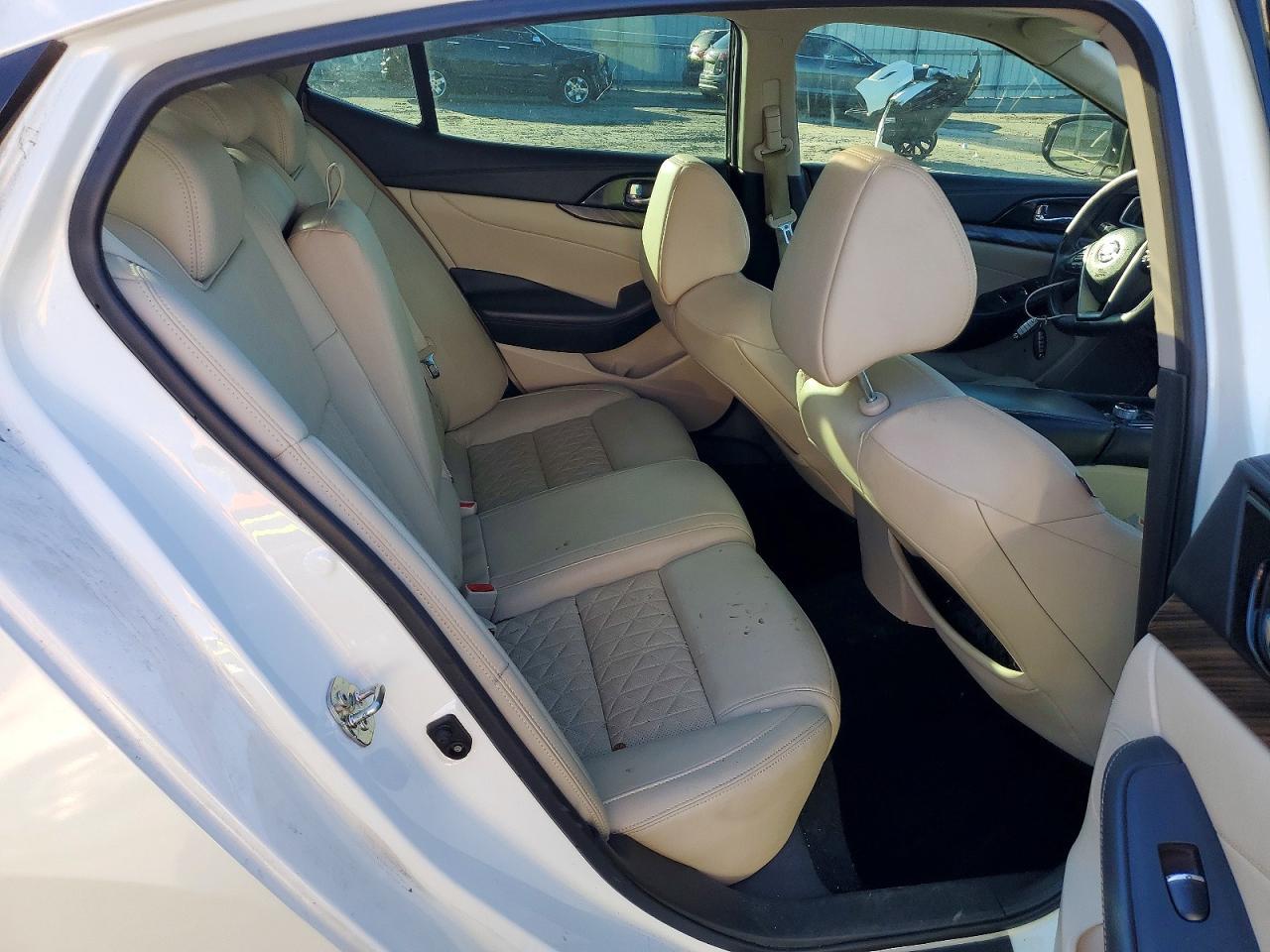 2017 NISSAN Maxima