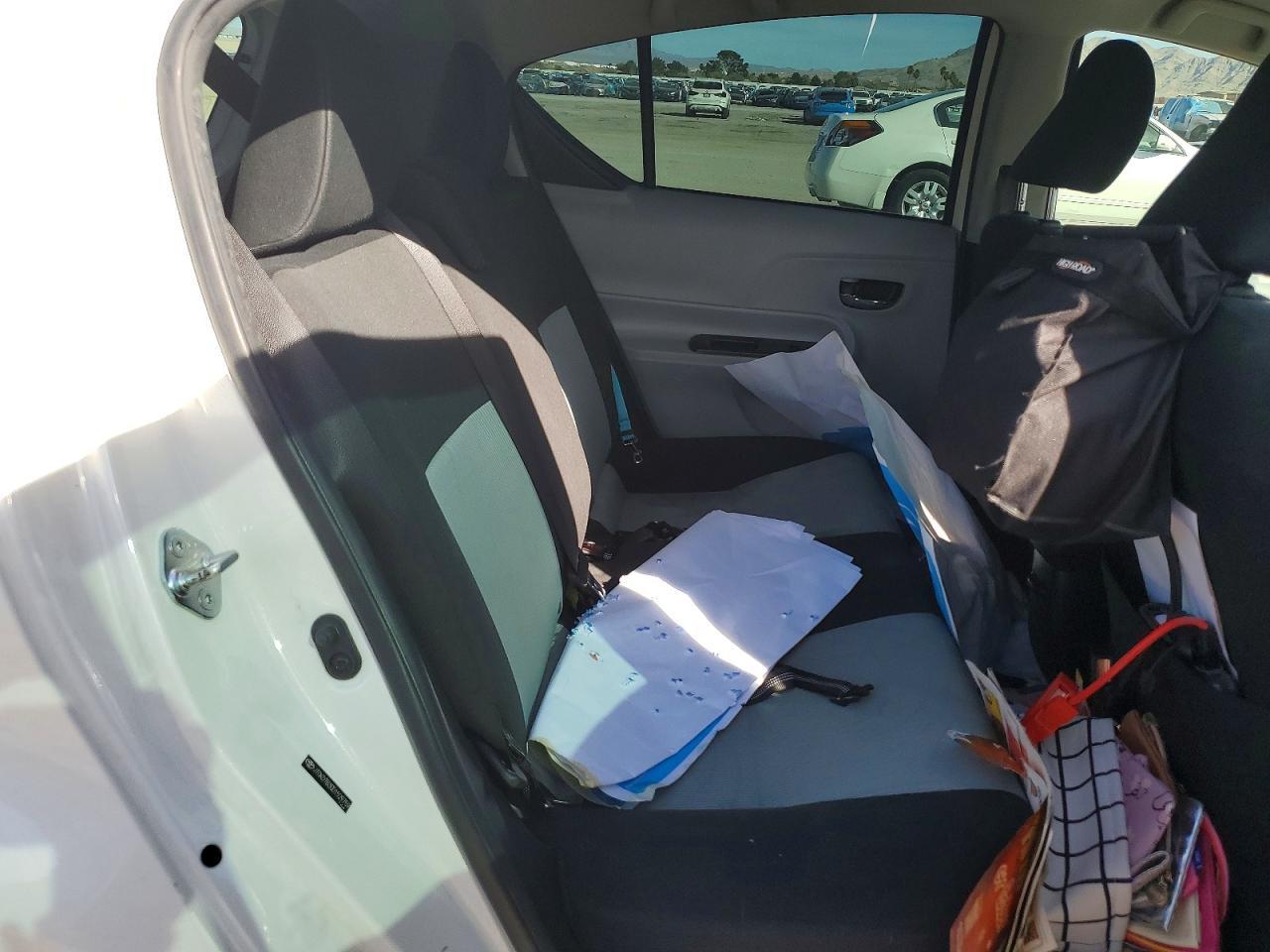2013 TOYOTA Prius c