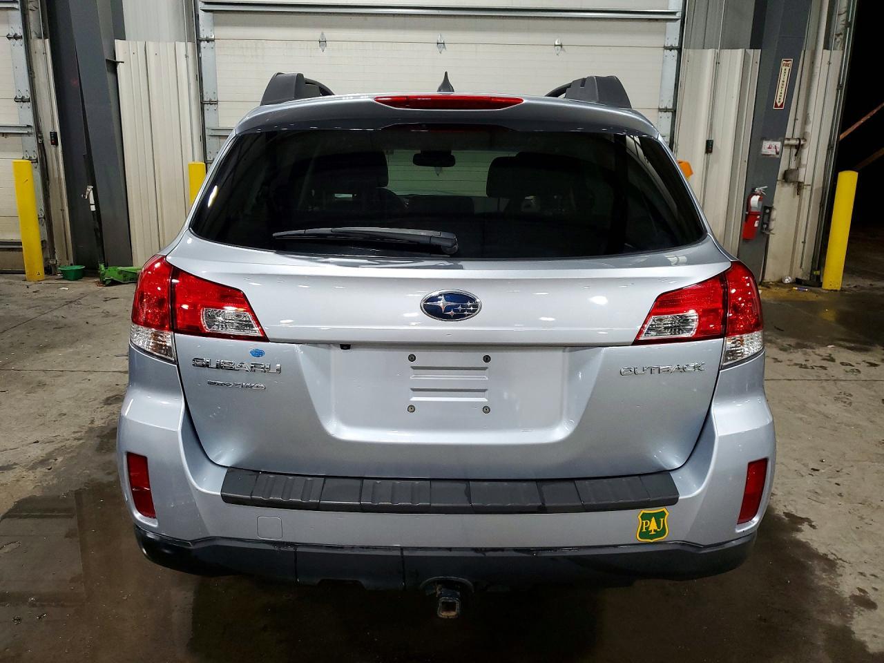 2014 SUBARU Outback
