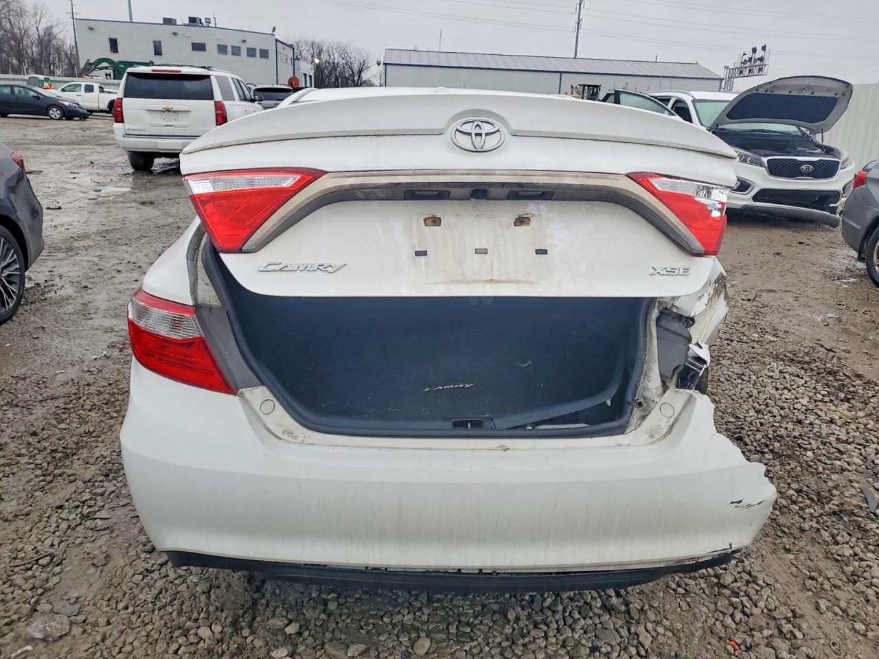 2015 TOYOTA CAMRY