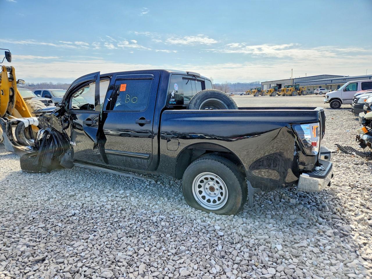 2011 NISSAN Titan