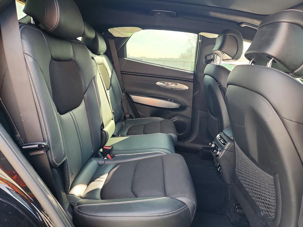 2023 GENESIS GV70