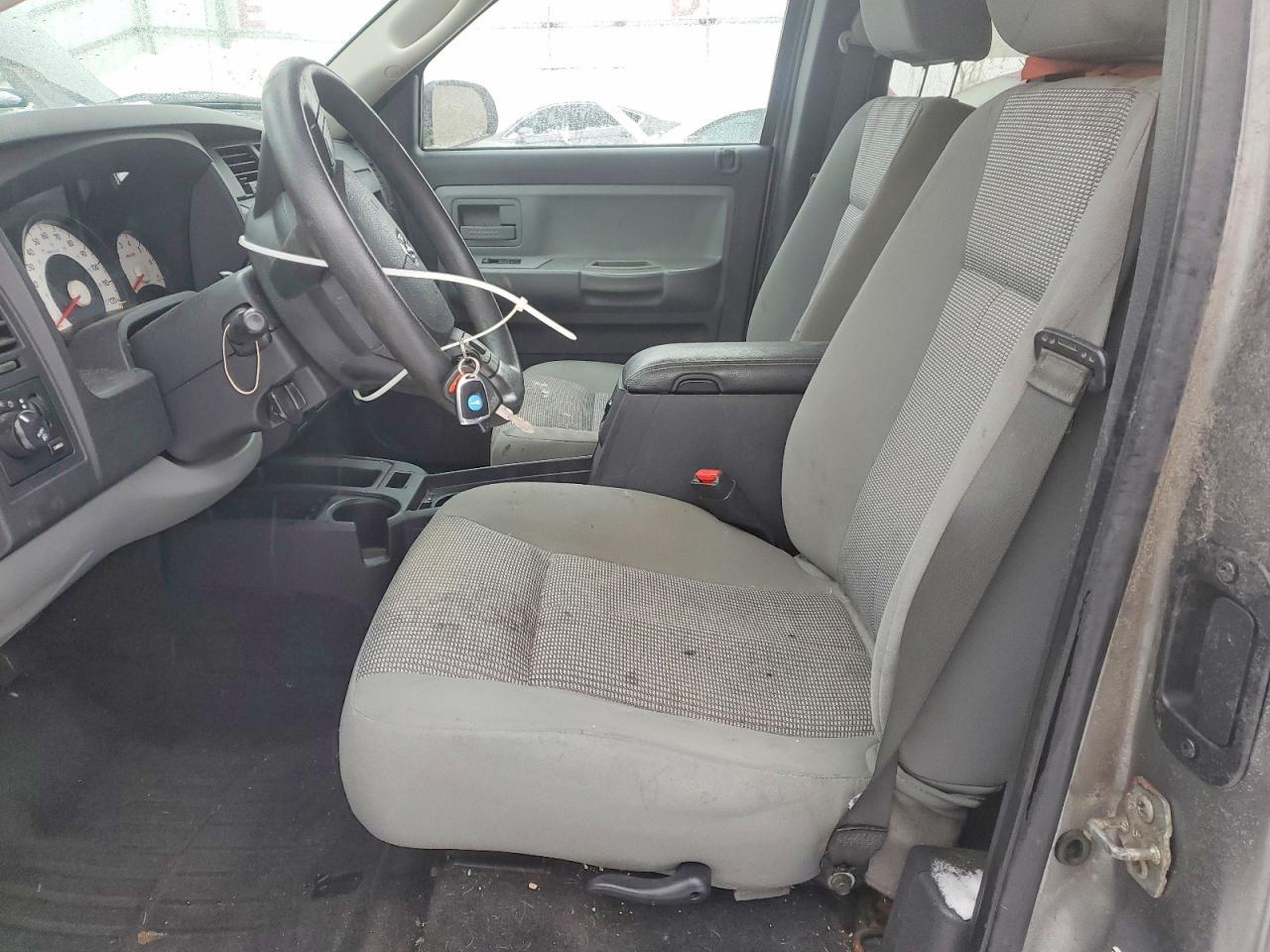 2011 DODGE Dakota