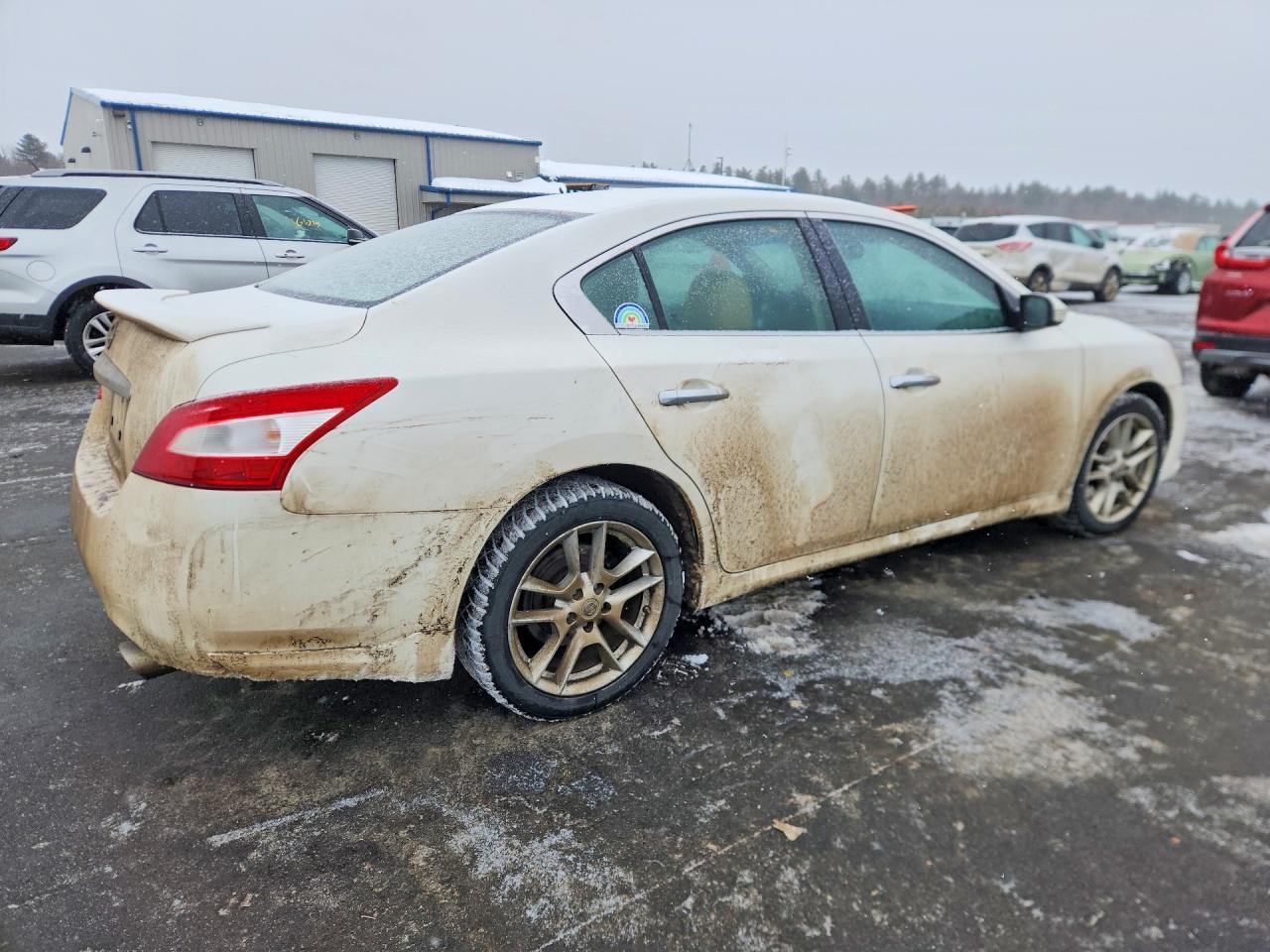 2009 NISSAN Maxima
