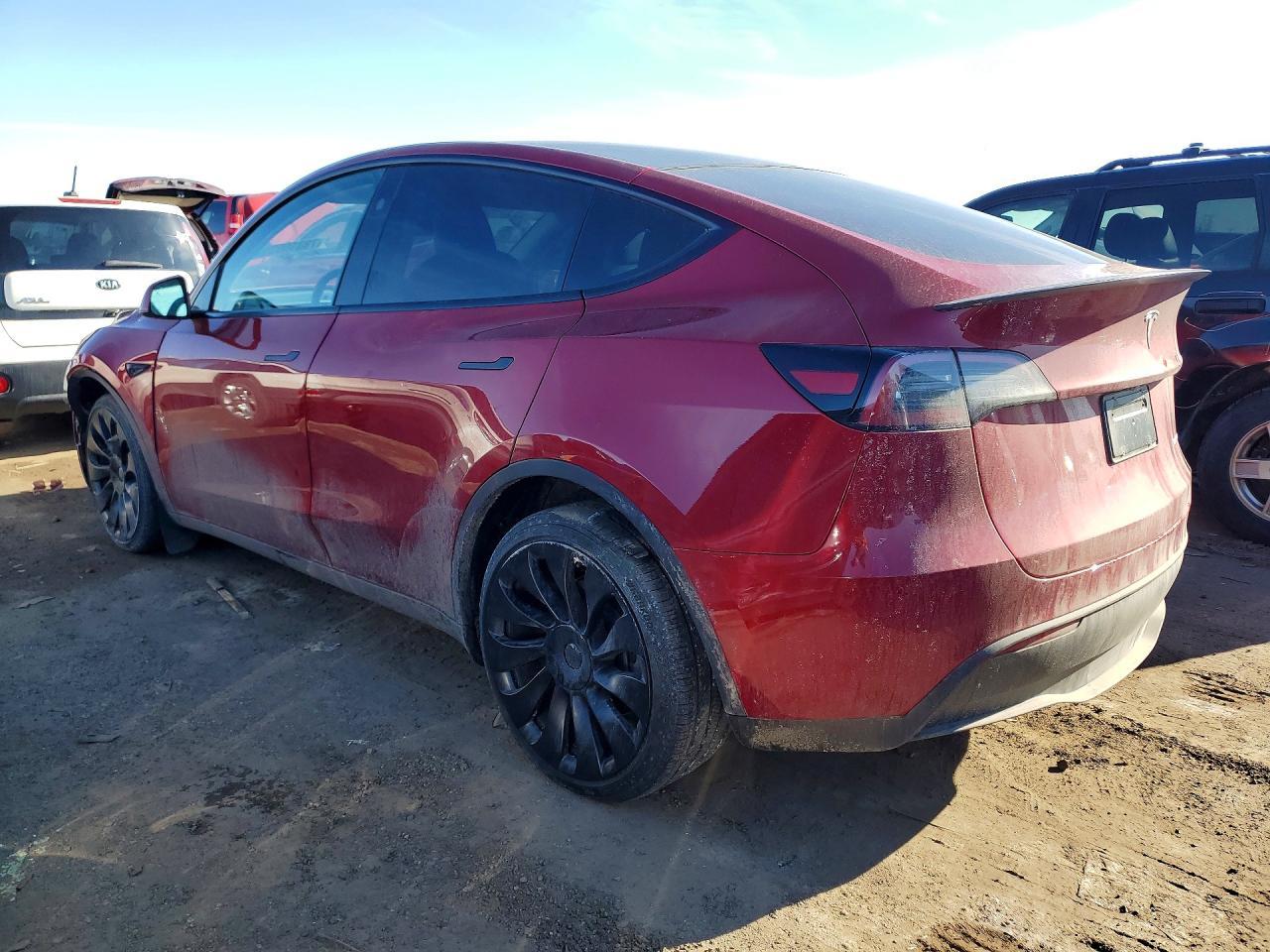 2024 TESLA MODEL Y