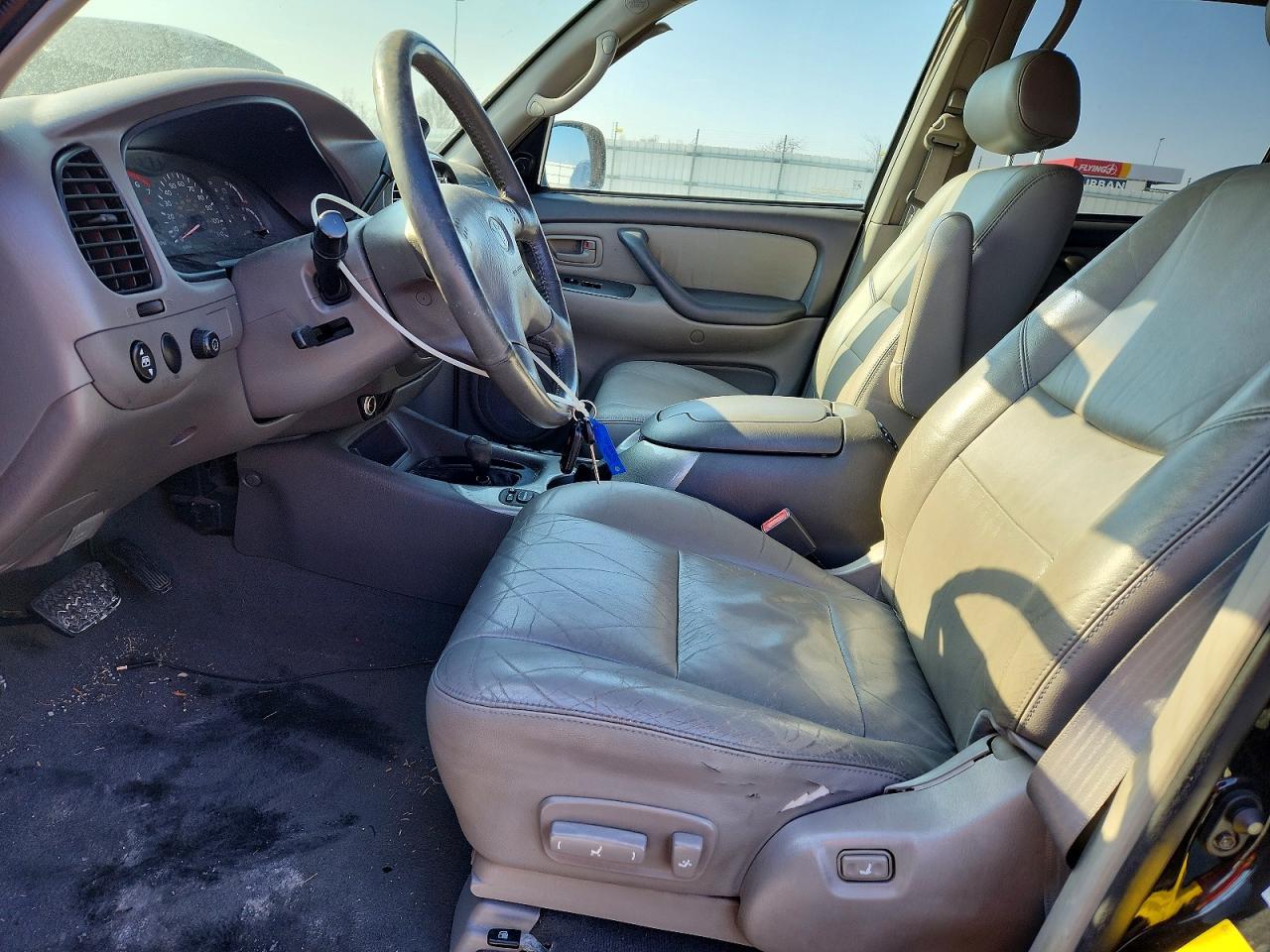 2002 TOYOTA Sequoia
