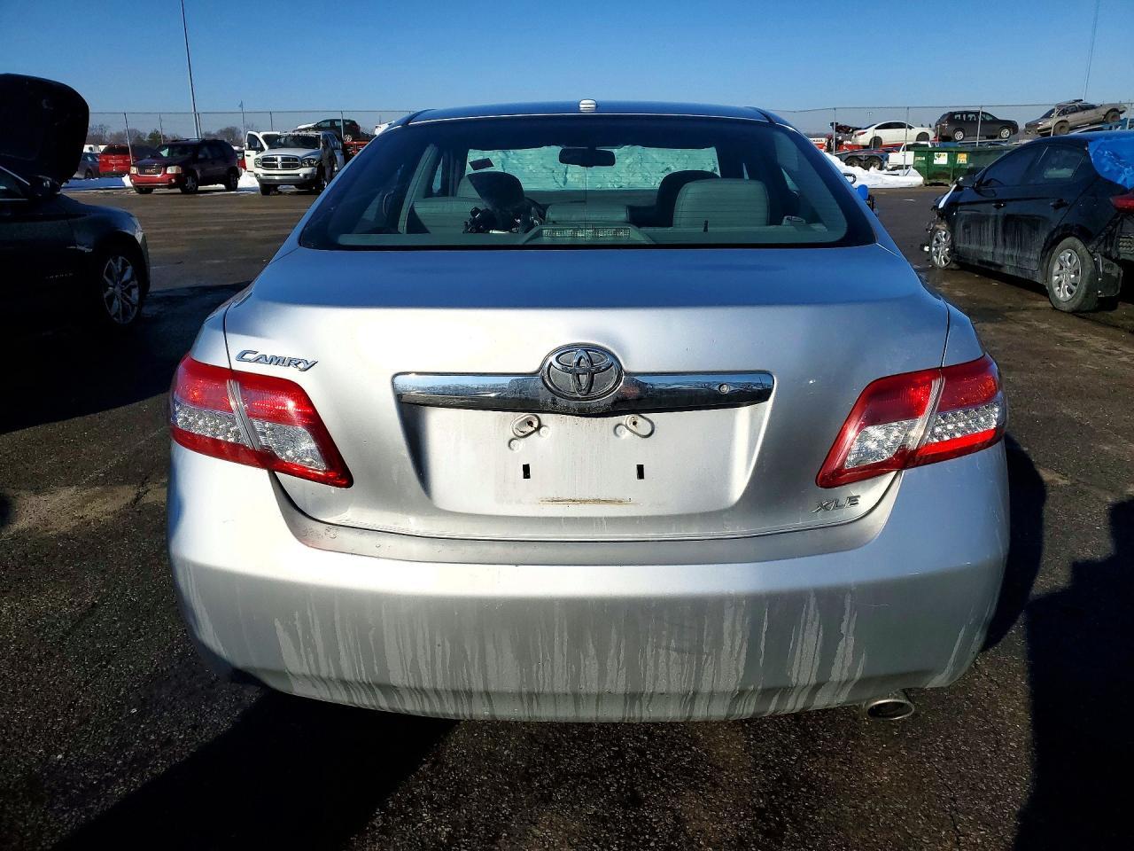 2011 TOYOTA CAMRY