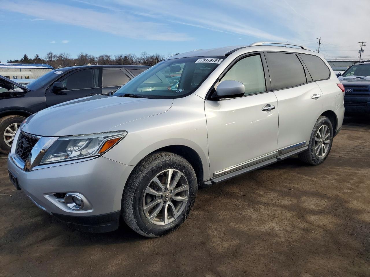 2013 NISSAN PATHFINDER