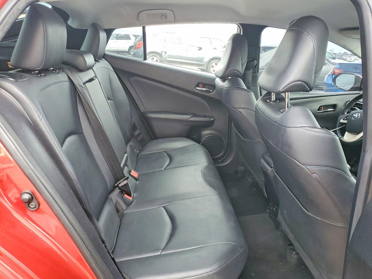 2016 TOYOTA PRIUS