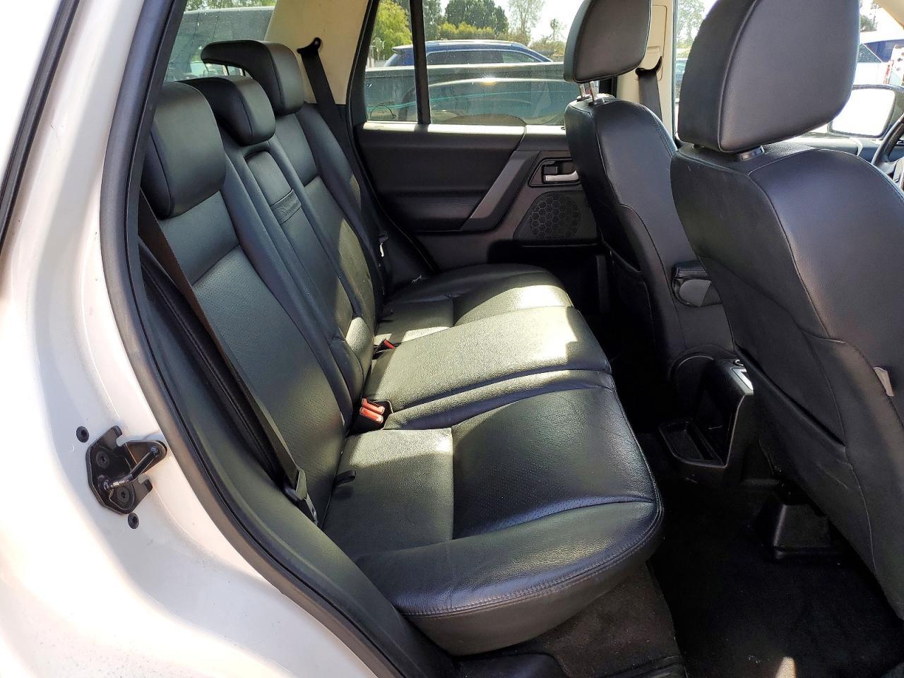 2010 LAND ROVER LR2