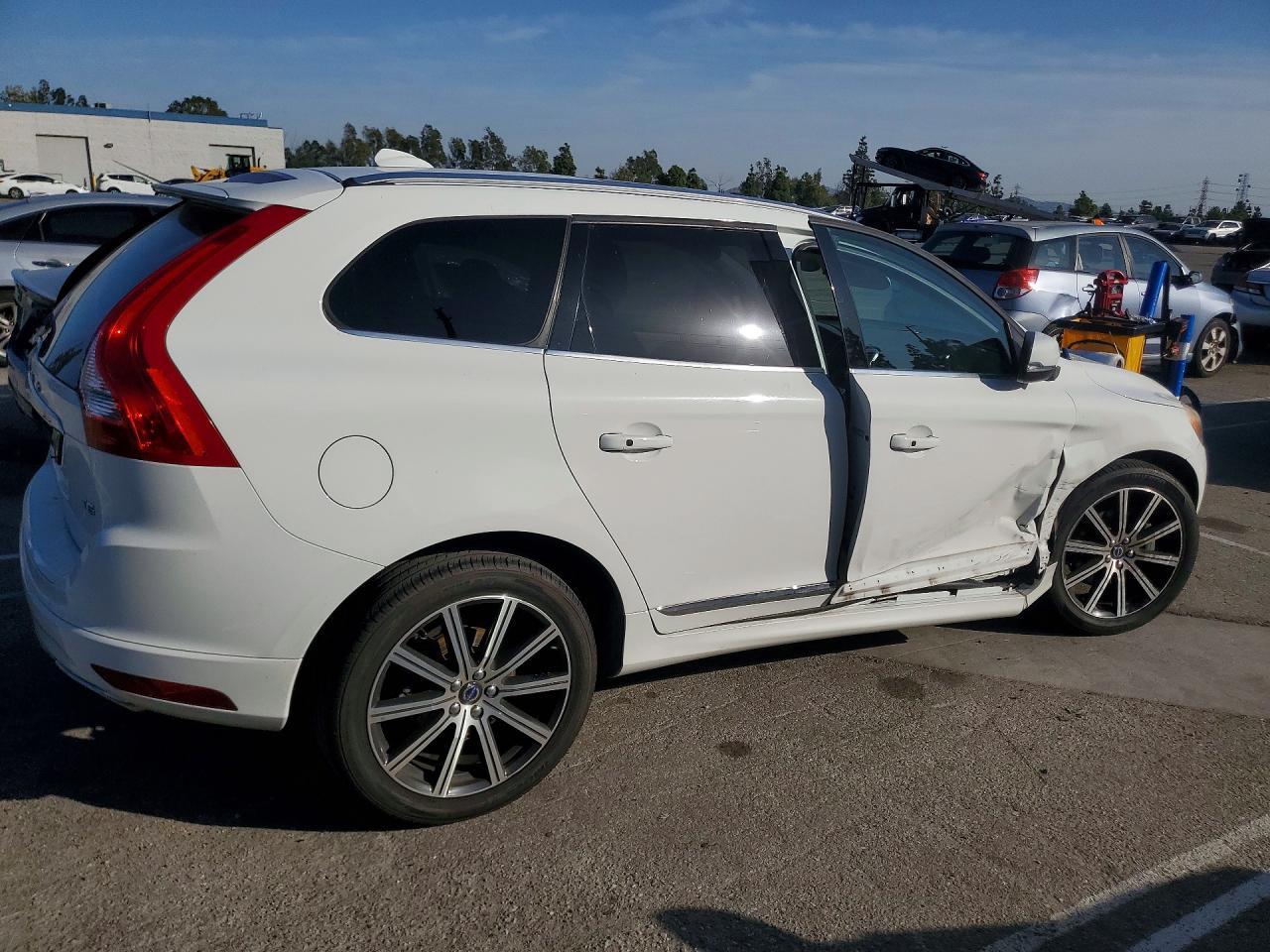 2016 VOLVO XC60