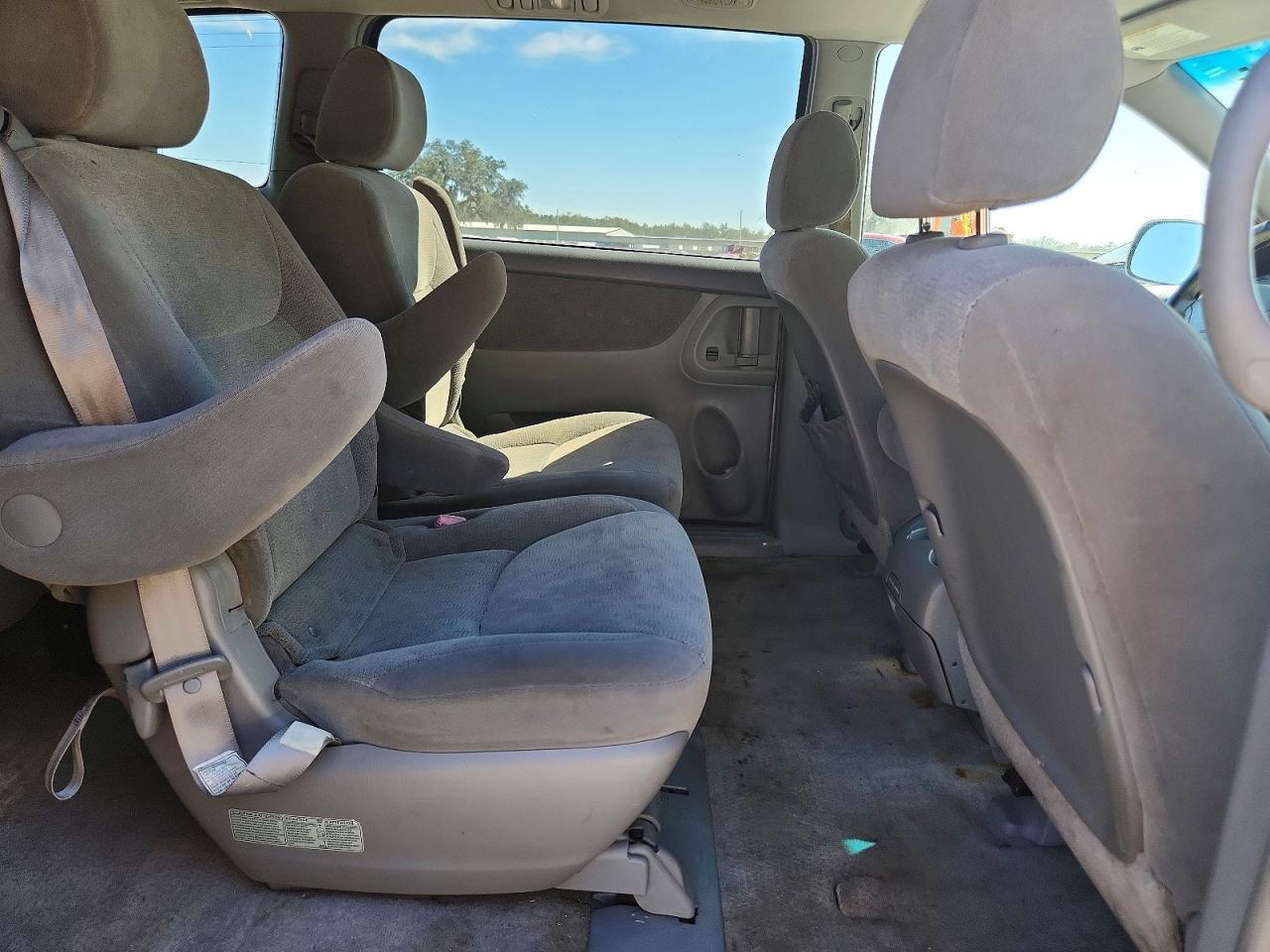 2005 TOYOTA SIENNA